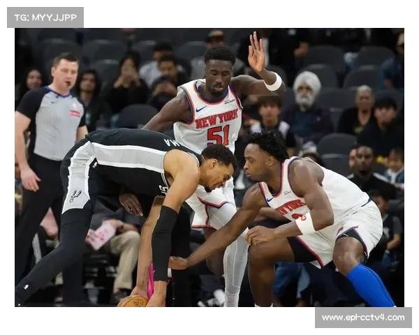 尚帕尼单节4记三分逆转尼克斯,马刺新星爆发挽危局